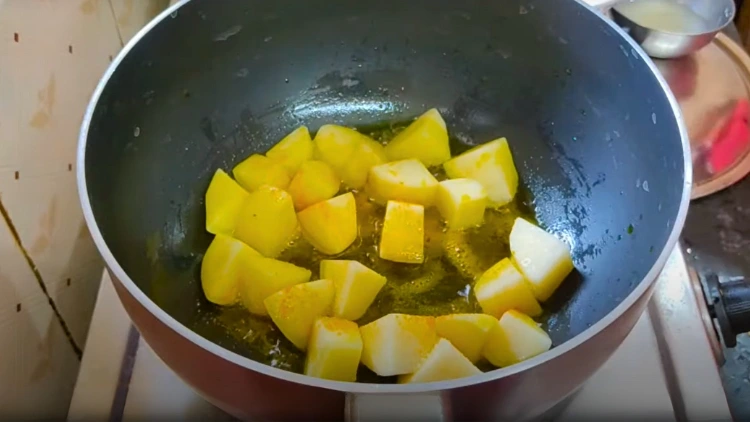 সয়াবিন রান্নার উপকরণ।