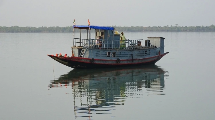 কাঠের নৌকা